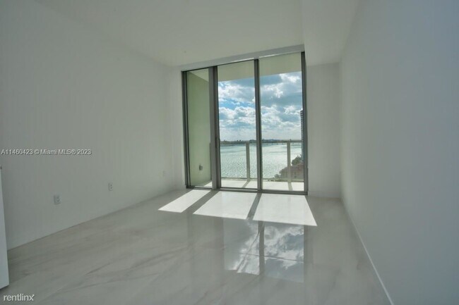 Foto del edificio - 3 br, 4 bath Condo - 2900 NE 7th Ave Unit ...
