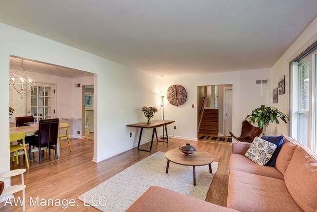 Building Photo - 3 br, 2.5 bath House - 9407 Crosby Rd