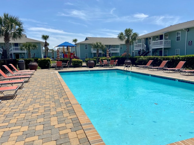 Building Photo - Palm Isle Apartments