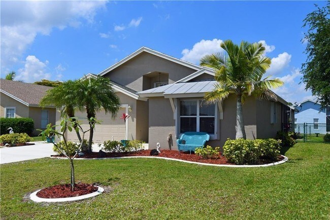 Foto del edificio - 8965 SW Chevy Cir