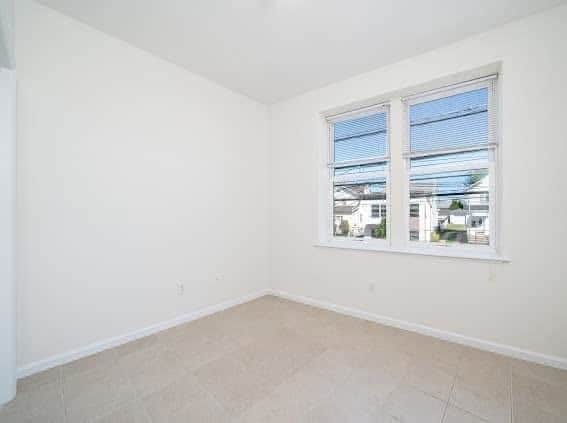 Foto del edificio - 613 Ridge Rd