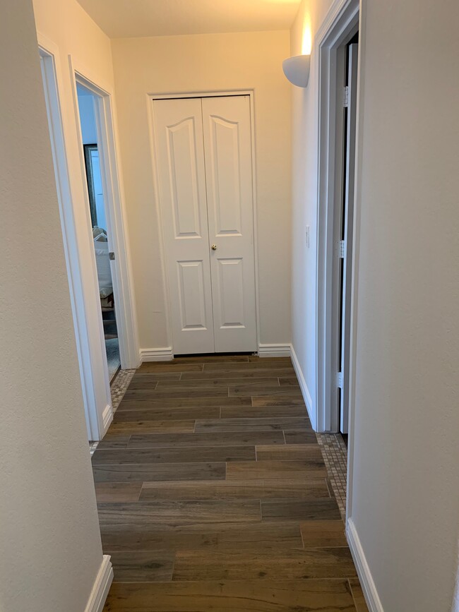 Guest hallway - 4557 E Coyote Washington Dr