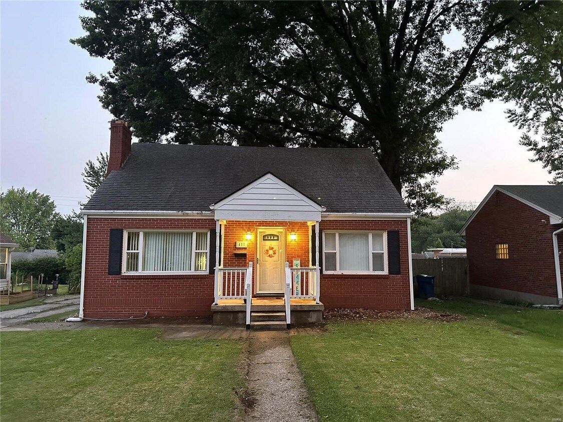 Primary Photo - 411 Brentwood Blvd