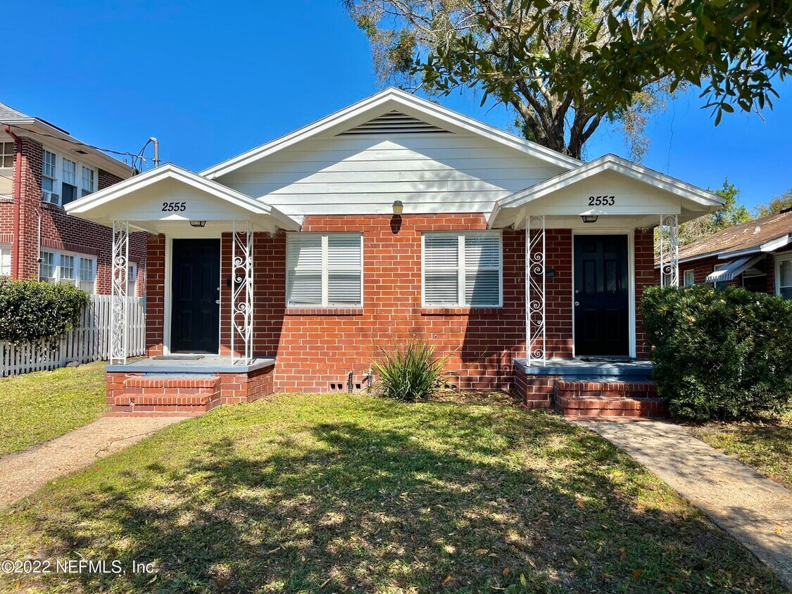 Primary Photo - 2553 Myra St