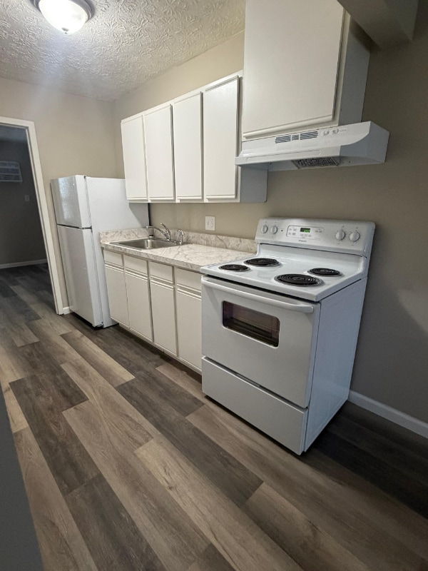 Building Photo - 766 Anderson Ave