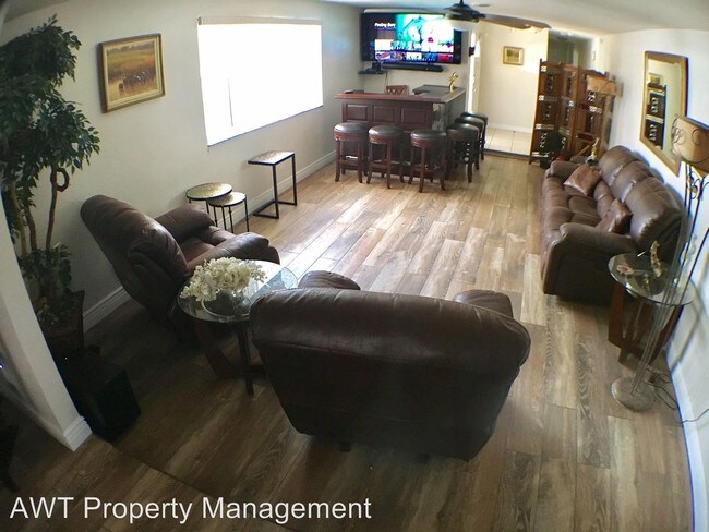 Foto del edificio - 4 br, 2.5 bath House - 153 University Circle