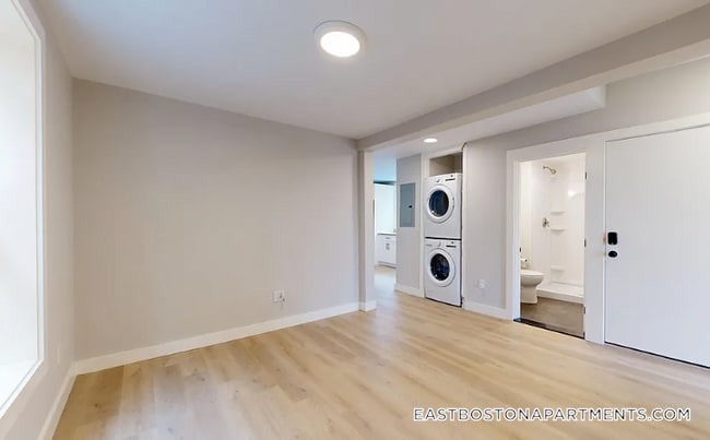 Foto del edificio - 974 Saratoga St