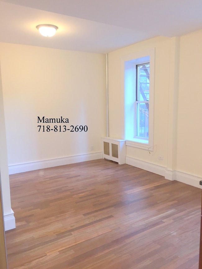 Building Photo - 417 W 43rd St