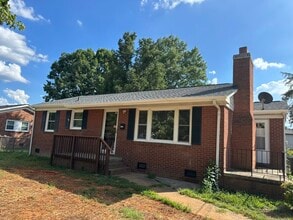 Building Photo - 1554 Rolling Meadow Ln