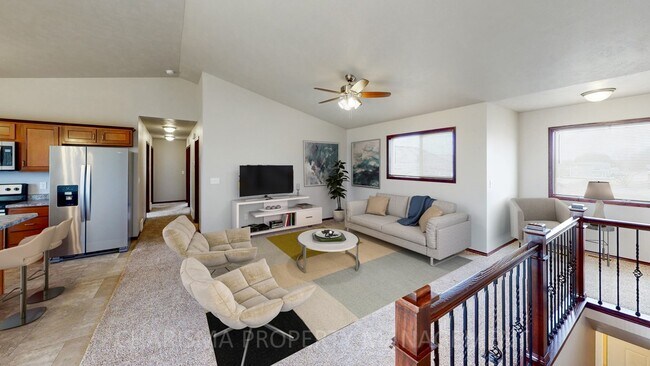 Building Photo - 270 Vernon Dr