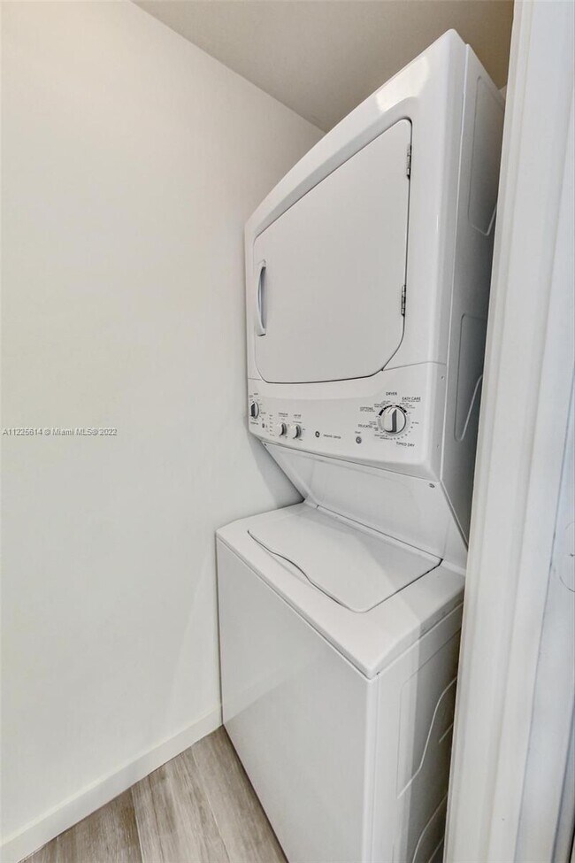 Foto del edificio - 1100 S Miami Ave