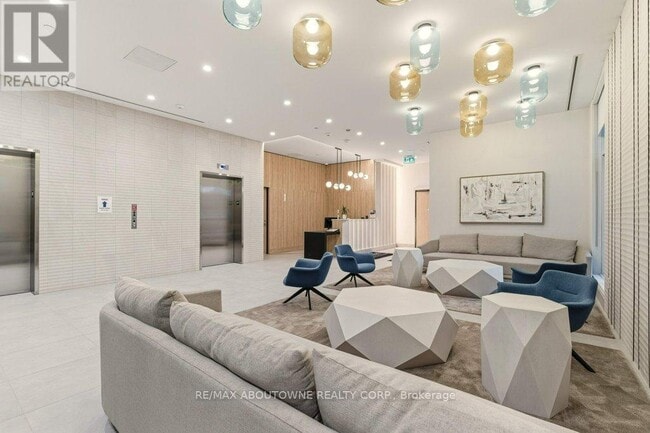 Building Photo - 500 Plains Rd E