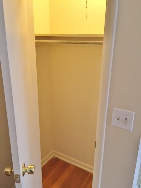 Building Photo - 1176A Sanborn Place