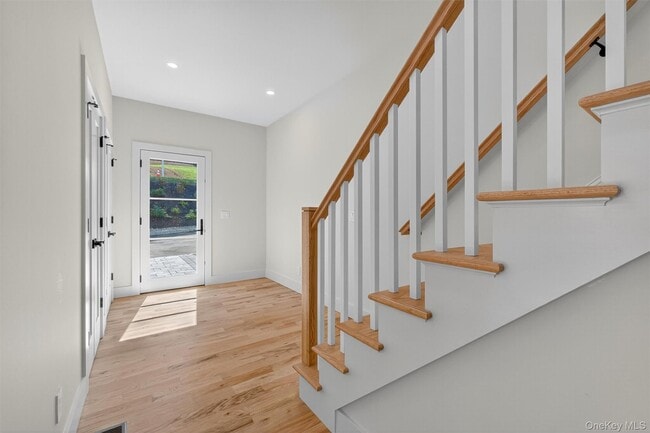 Building Photo - 64 Stonehouse Rd