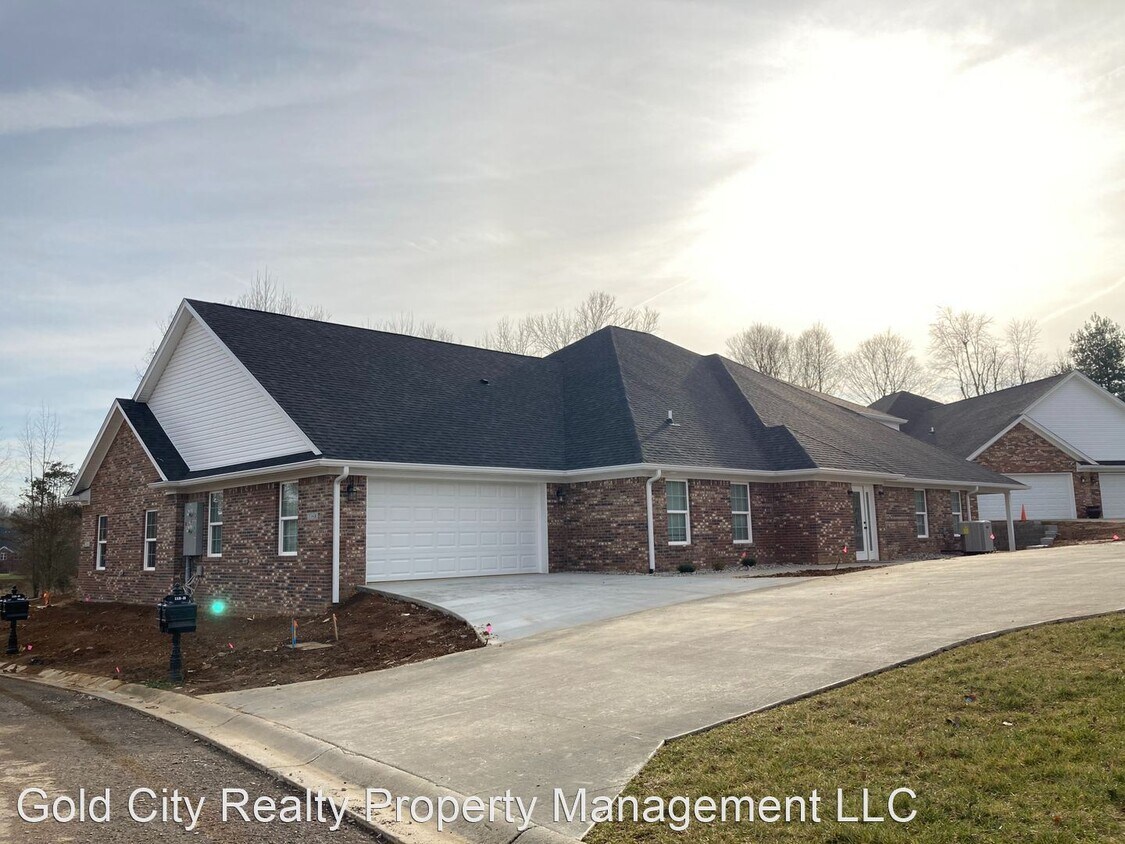 3 br, 3.5 bath House 116B Legacy Court House Rental in