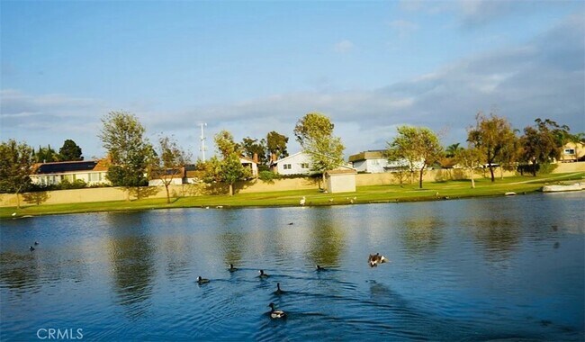 Foto del edificio - 15594 Dawson Ln