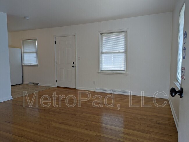 Building Photo - 2711 Canterbury Ln