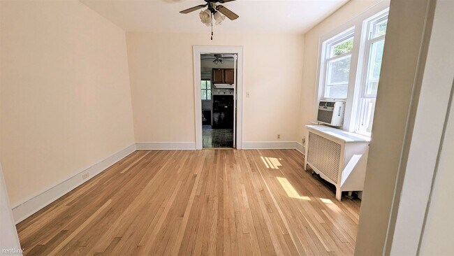 Foto del edificio - 2 br, 1 bath Duplex - 29 Mayflower Avenue 2