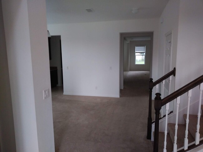 Foto del edificio - LARGE SPACIOUS 5 BEDROOM HOME FOR RENT IN ...