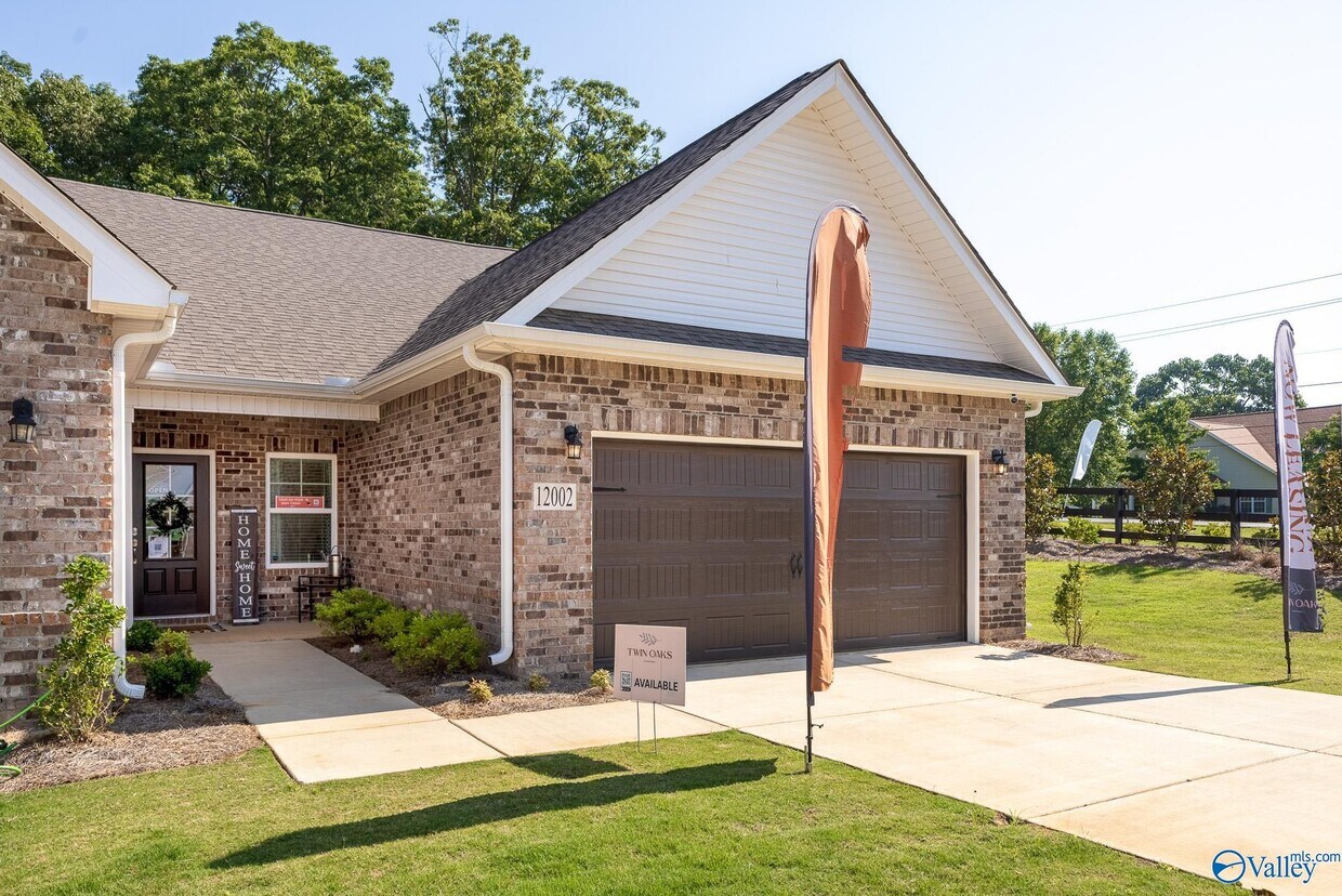 Primary Photo - 12074 Mdw Pl Ln
