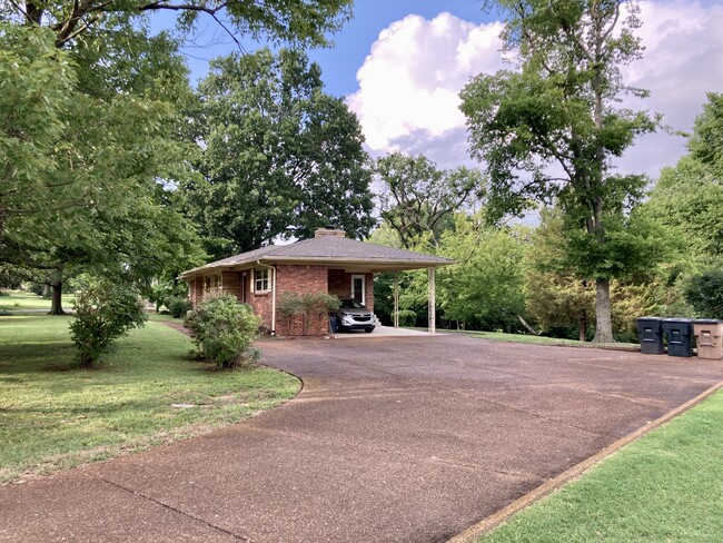 Building Photo - 2944 Windemere Cir