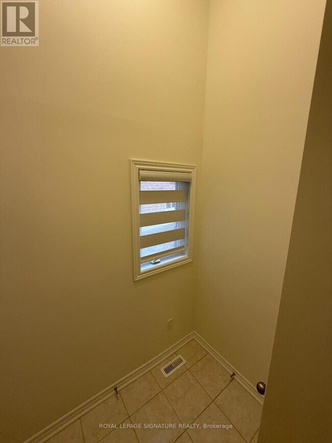 Photo du bâtiment - 78 N Gdn Blvd