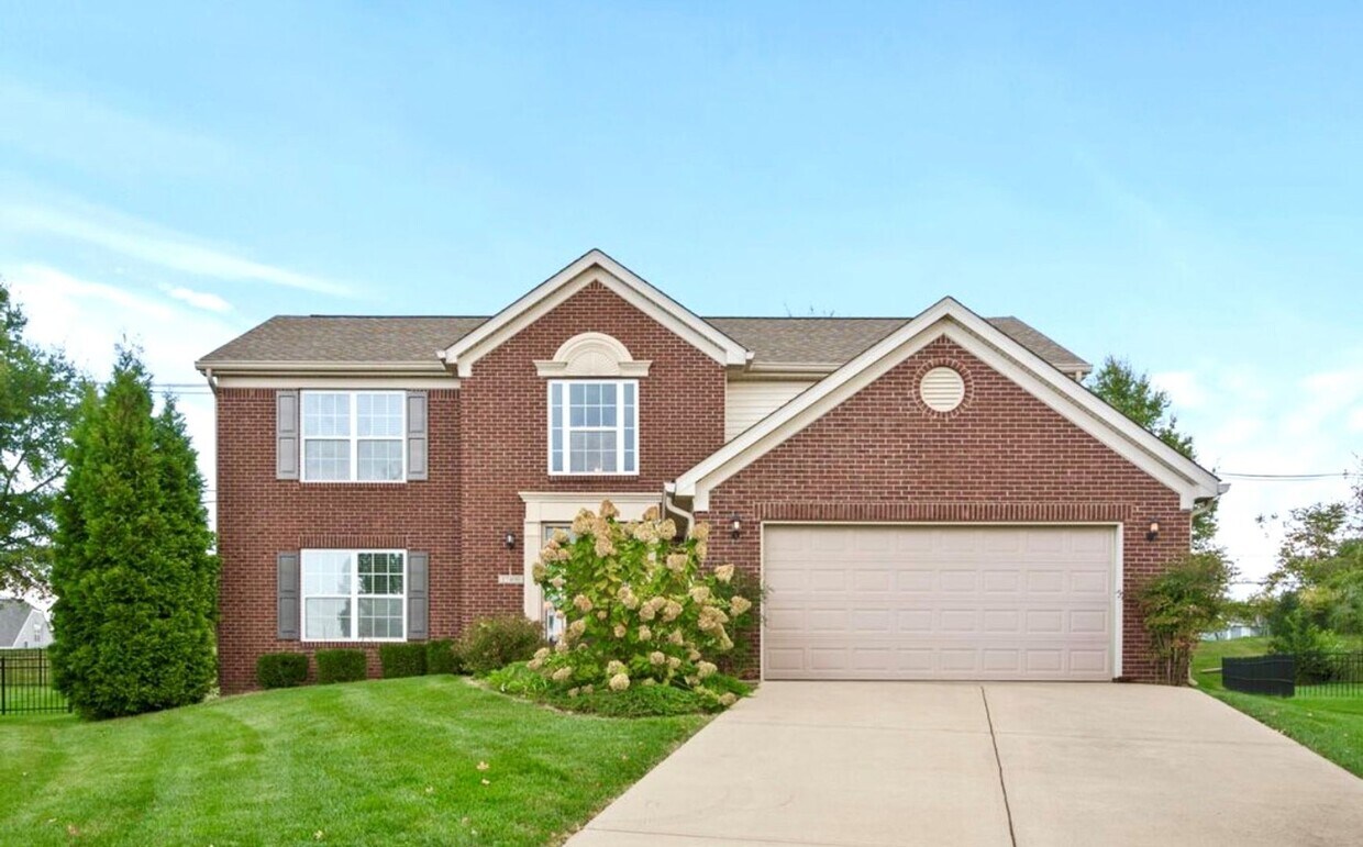 Primary Photo - Renovated Polo Fields Home!