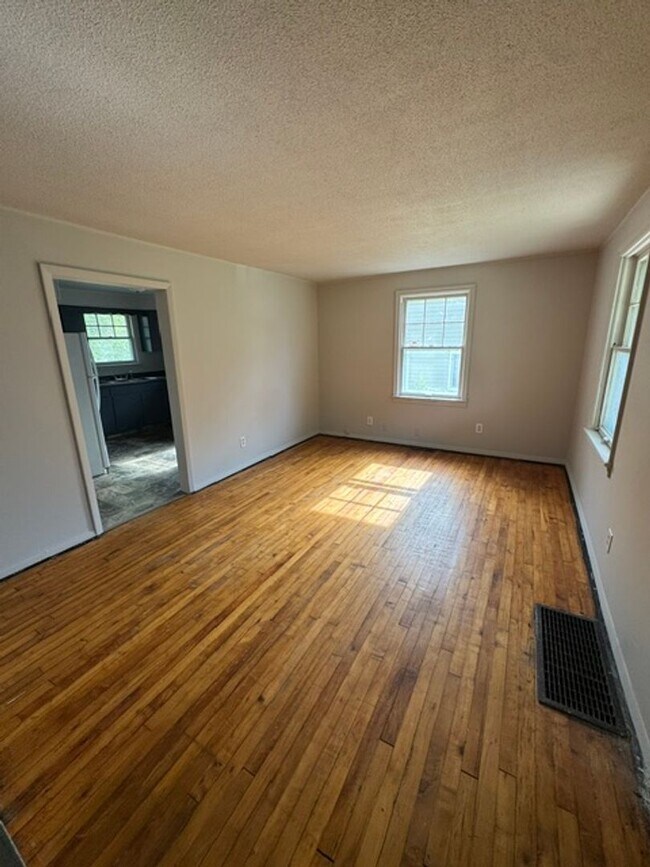 Foto del edificio - 3431 Raymond Ave