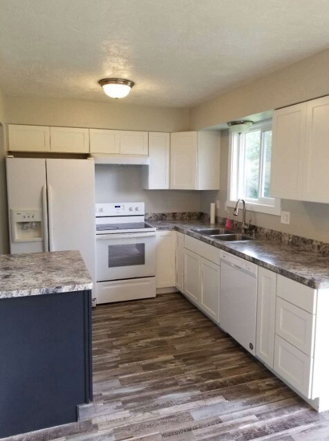 Foto del edificio - 575 Crimson Cir