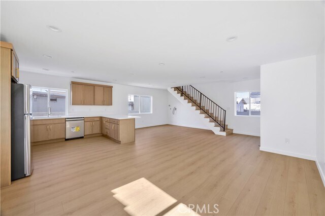 Foto del edificio - 10905 Dalerose Ave