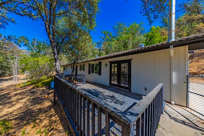 Building Photo - 35680 Forest Dr