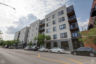 Building Photo - 2127 W Madison St