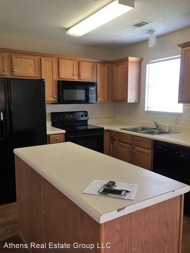 Building Photo - 3 br, 2 bath House - 101 Bridgewater Circle