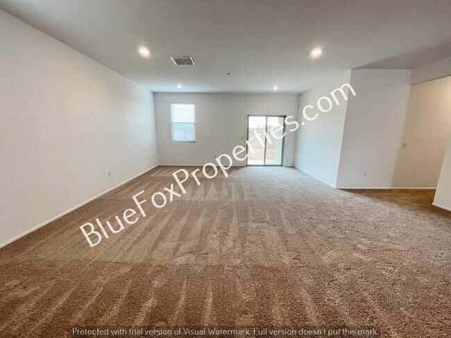 Building Photo - 6305 E Desert Peak Dr