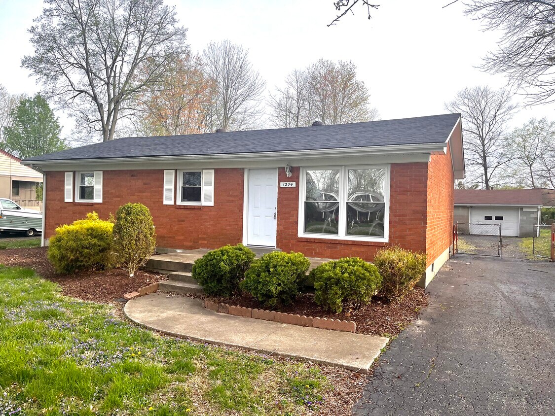 1274 Lipps Ln, Louisville, KY 40219 House Rental in Louisville, KY