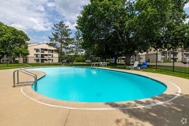 Piscina - The Oaks Apartments