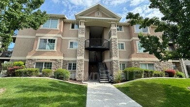 Building Photo - 1249 W 110 N
