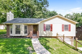 Building Photo - 1121 Sunscape Cir