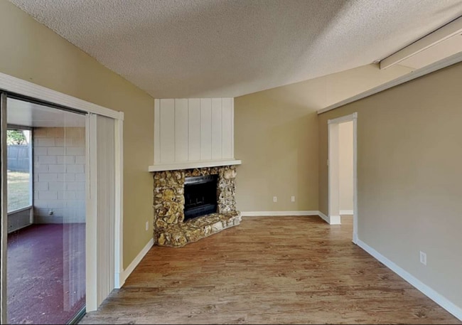 Building Photo - 534 San Marie Ave