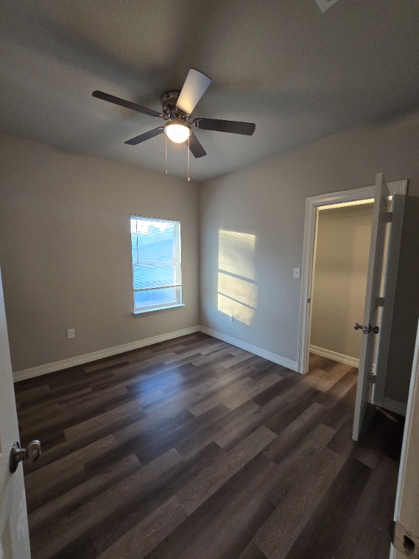 Foto del edificio - 1215 Fairway Dr