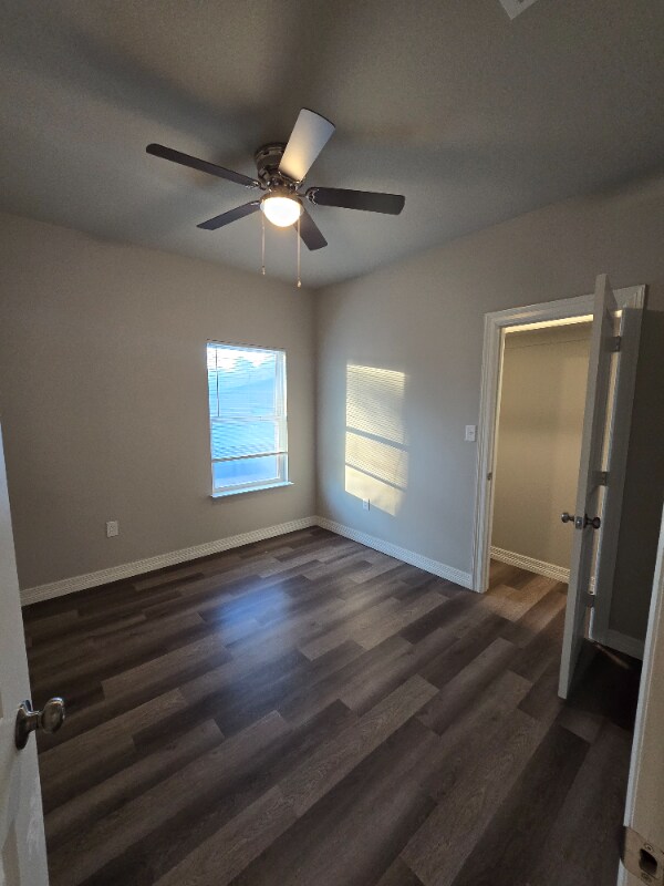 Building Photo - 1215 Fairway Dr