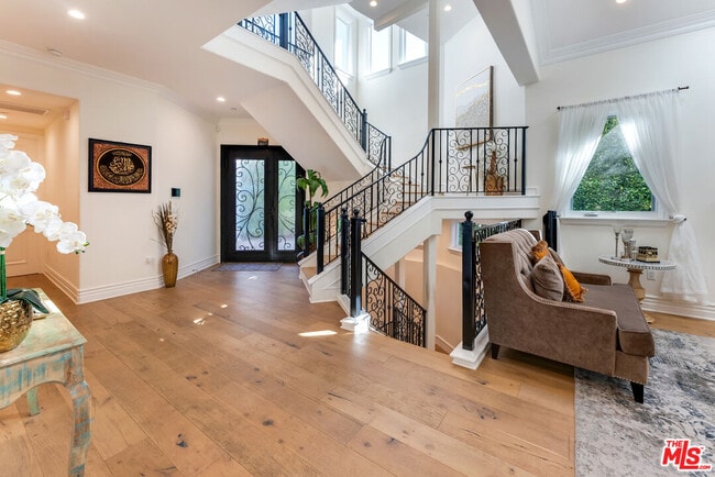 Building Photo - 345 S Saltair Ave