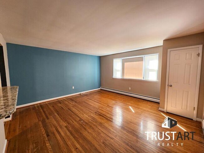 Building Photo - 2-bedroom house in Lawndale North East Phi...