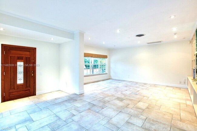 Building Photo - 3 br, 2.5 bath House - 171 Edgewater Dr