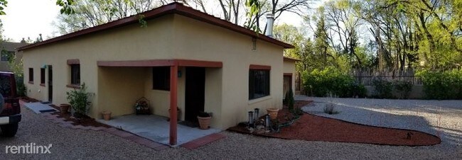 Foto del edificio - 3 br, 2.5 bath House - 04A Arroyo Griego