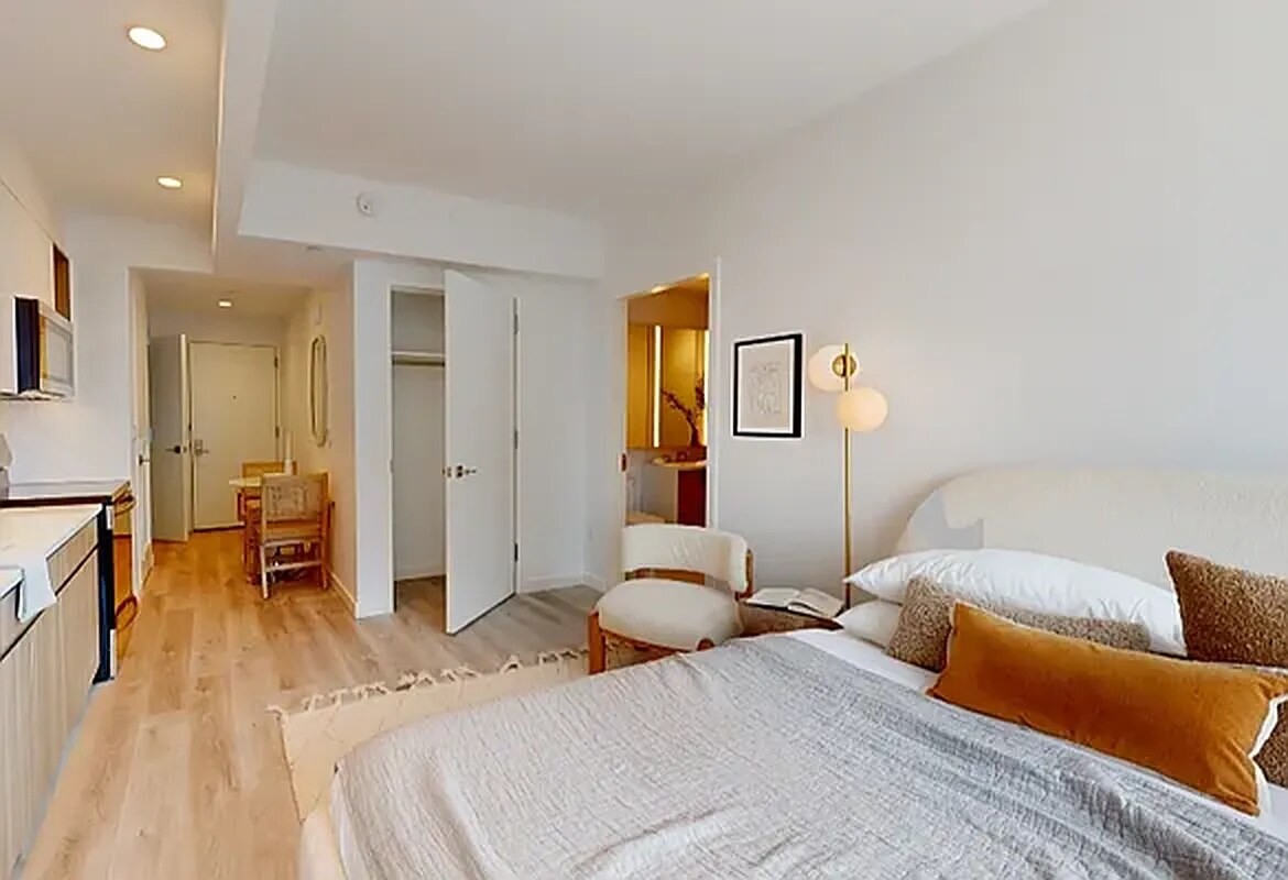 Foto principal - 1164 Manhattan Ave