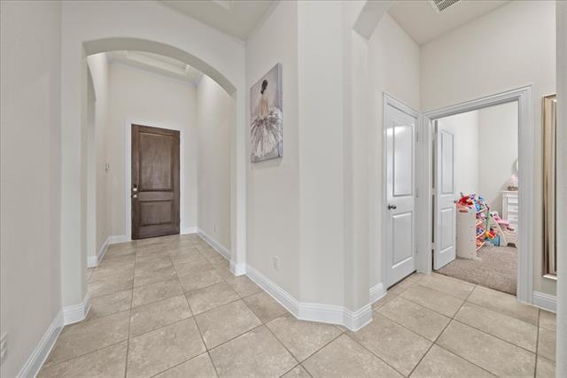 Building Photo - 1321 Benavites Dr