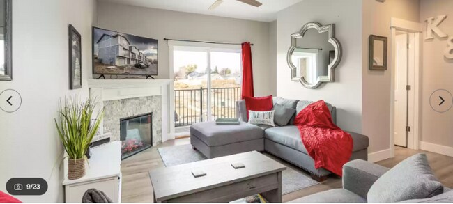 Building Photo - 2600 Racquet Ln