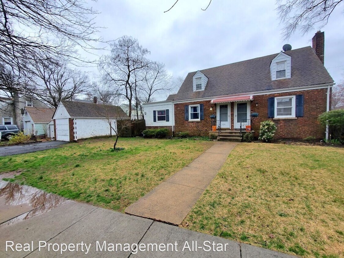 2 br, 1 bath House 326 Lower Alden Drive House for Rent in Rahway