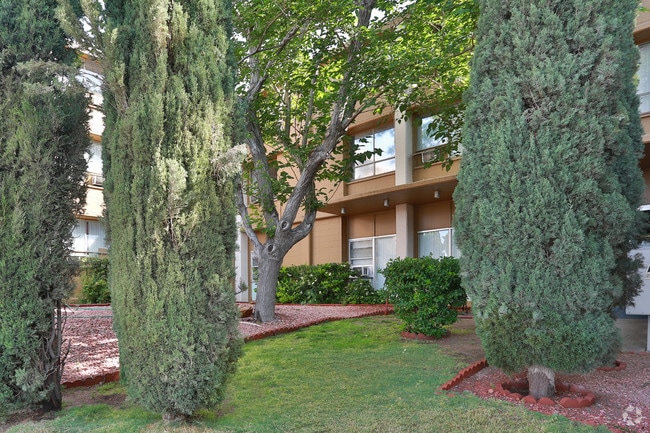 Espacio al aire libre - Highlander Apartments